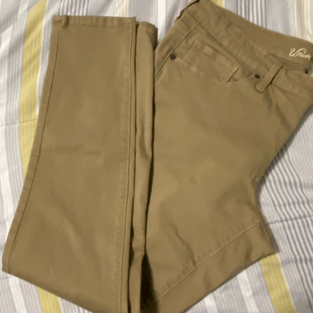 Woman’s pants Universal Threads size 16/33R
